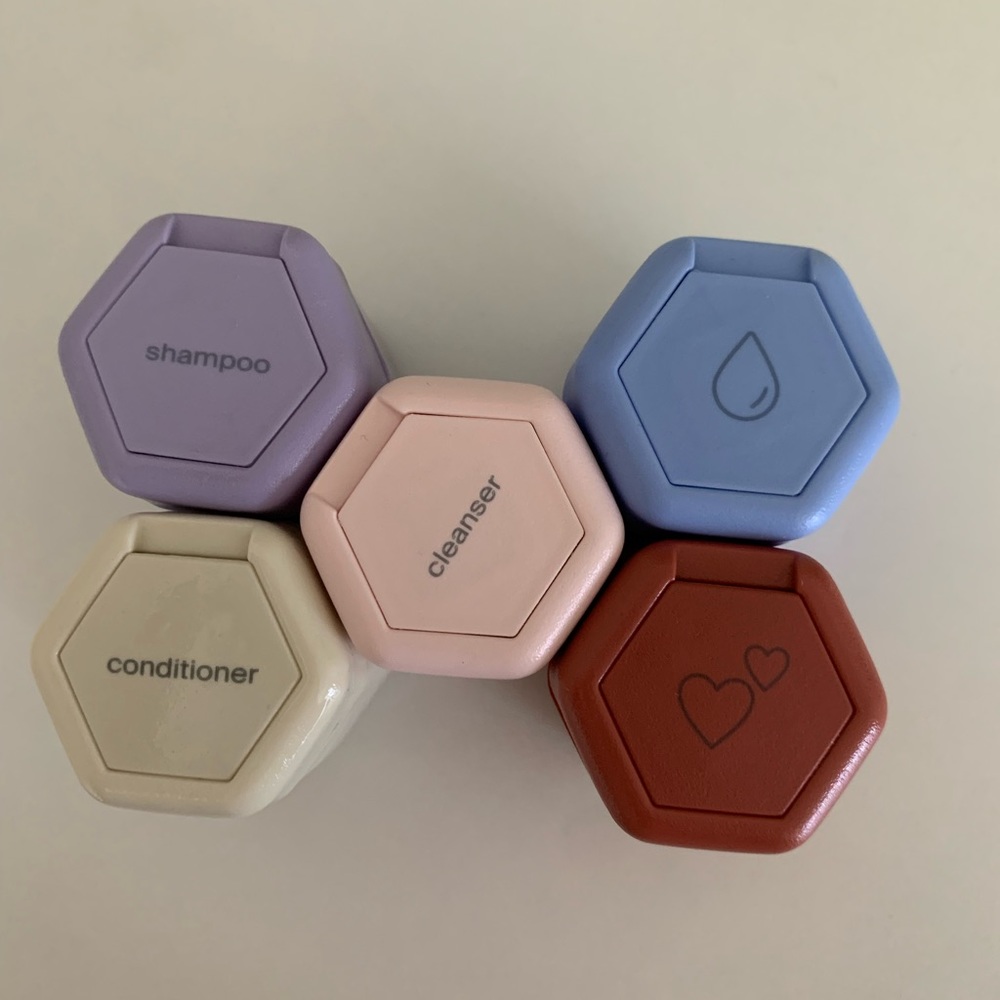 Cadence travel capsules